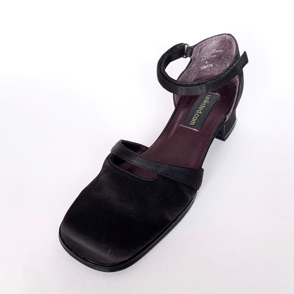 New Vintage Unlisted black satin ankle strap shoes - Picture 2 of 8